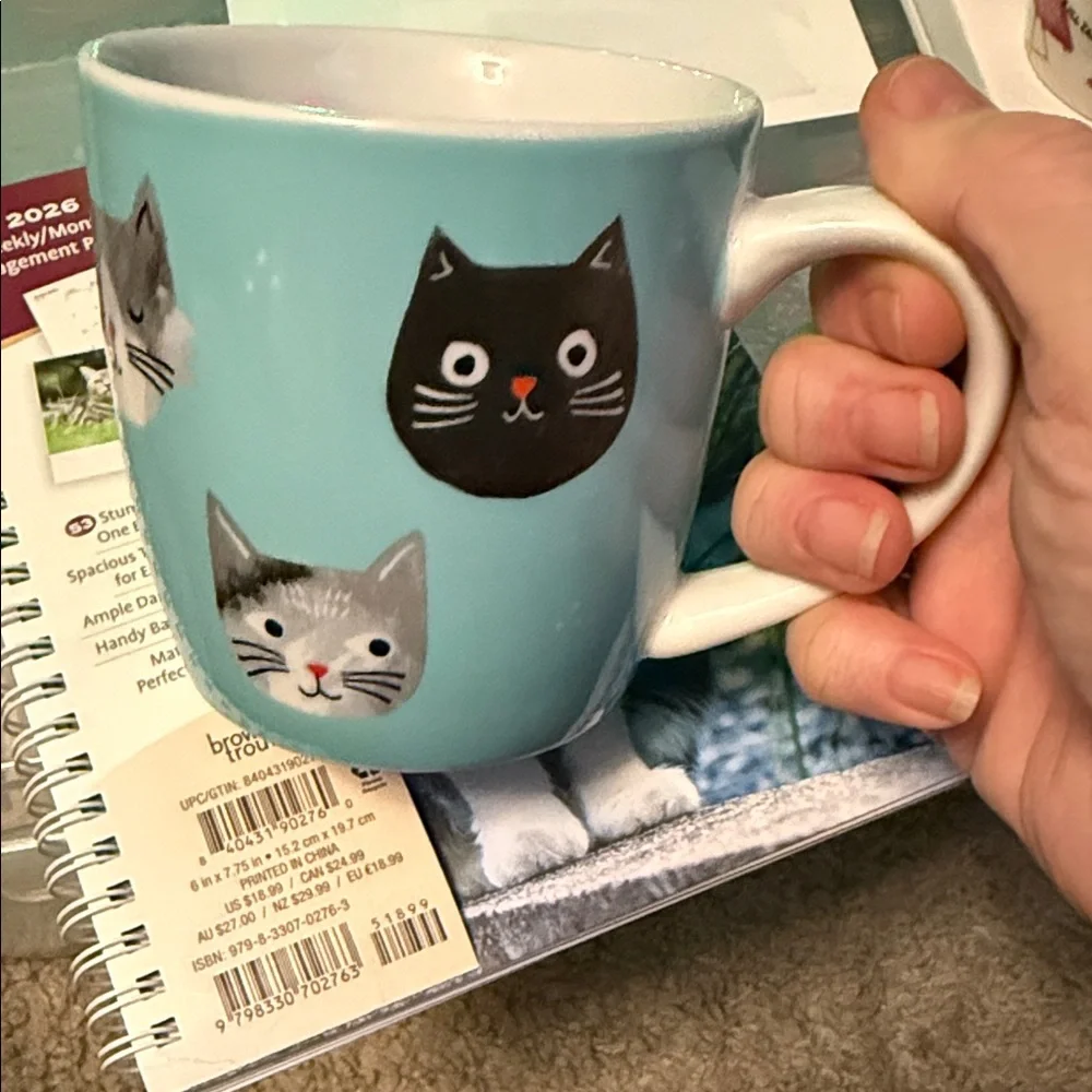 LAST CHANCE SALE- Cat Lovers 2026 Planner BNWT and Mug Set